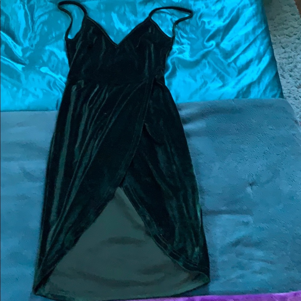 Green velvet backless dress